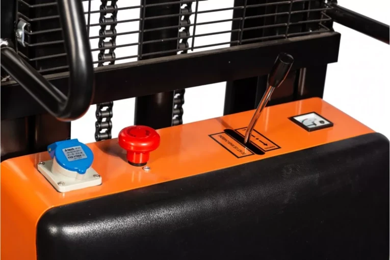 Штабелер электрический самоходный 1 т - 2,5 м Вилы: 1150 , Гелевая АКБ, CL1025J SIBLINE купить в Сургуте Штабелер электрический самоходный 1 т - 2,5 м Вилы: 1150 , Гелевая АКБ, CL1025J SIBLINE купить в Сургуте