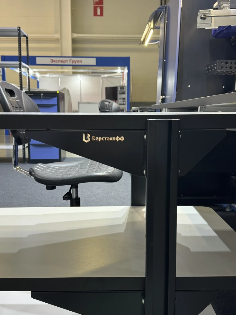 Подкатной антистатический стол SPC A купить в Сургуте Подкатной антистатический стол SPC A купить в Сургуте