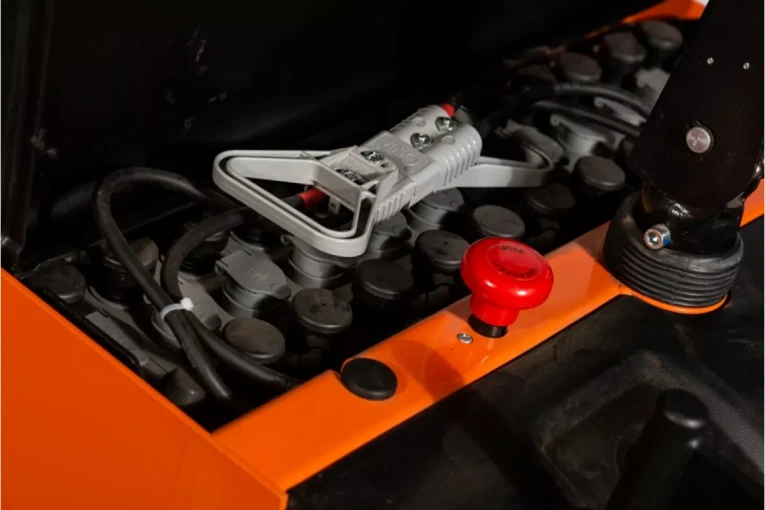 Штабелер электрический самоходный с платформой 2 т - 4,5 м Вилы: 1150 , АКБ Свинцово - кислотная, CL2045W SIBLINE купить в Сургуте Штабелер электрический самоходный с платформой 2 т - 4,5 м Вилы: 1150 , АКБ Свинцово - кислотная, CL2045W SIBLINE купить в Сургуте